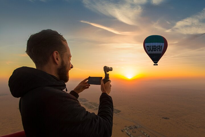 Sunrise balloon flight